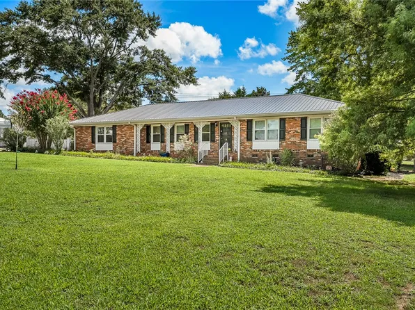 4 River Dr, Williamston, SC 29697