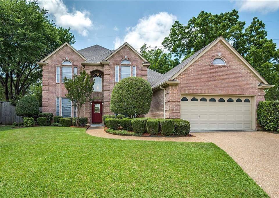 1st image of 2700 Holly Brook Ct