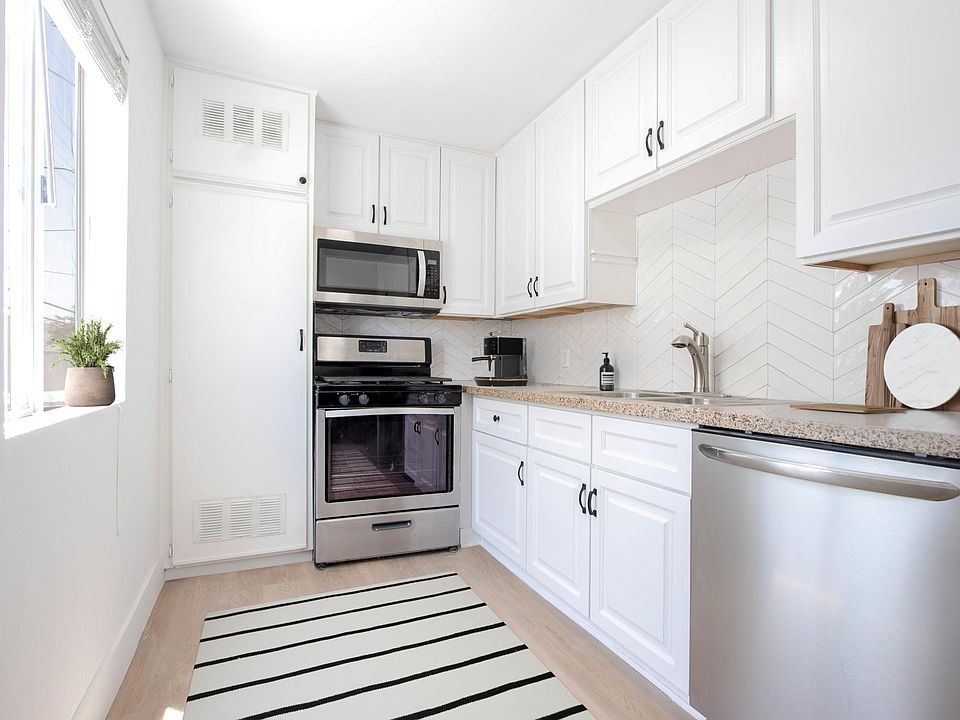 2nd image of 5716 Lexington Ave #B4b7886b7