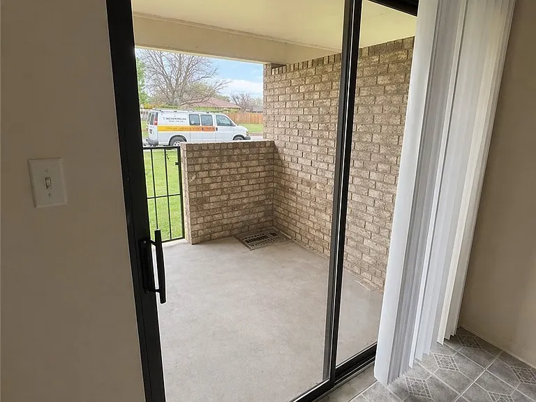 1813 Cedarhill Dr #B — Photo 10