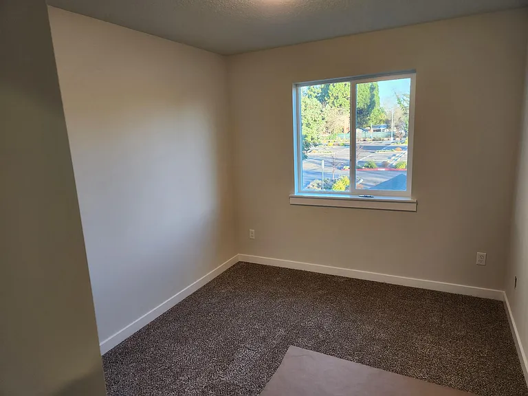 4099 Brooks Ave NE — Photo 3