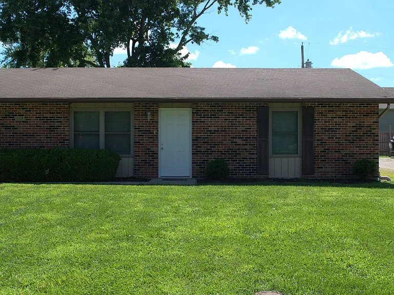 302 Oak St #B — Photo 1