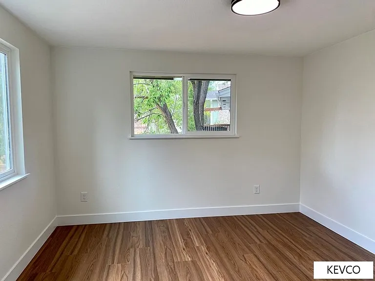 2401 Evergreen Dr — Photo 13