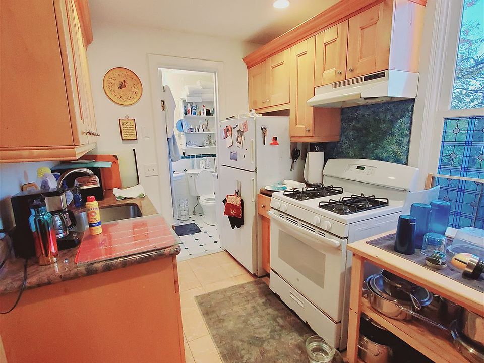 1st image of 164 Fairfield Ave Floor 2