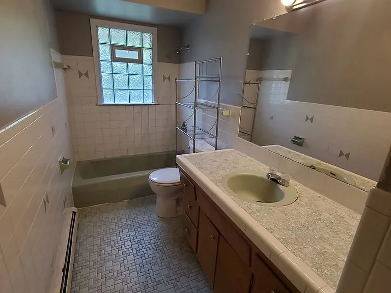 7343 N Teutonia Ave — Photo 7