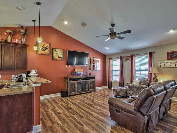 4th image of 37 Hemlock Way