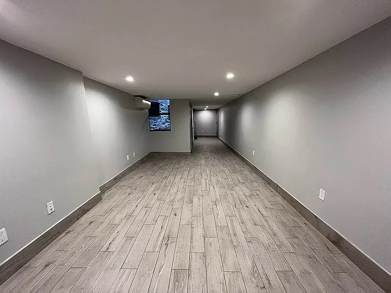 1715 Gates Ave #1R — Photo 9