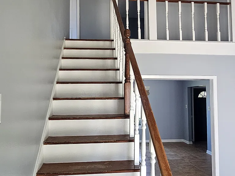 404 Corrine Ct — Photo 9