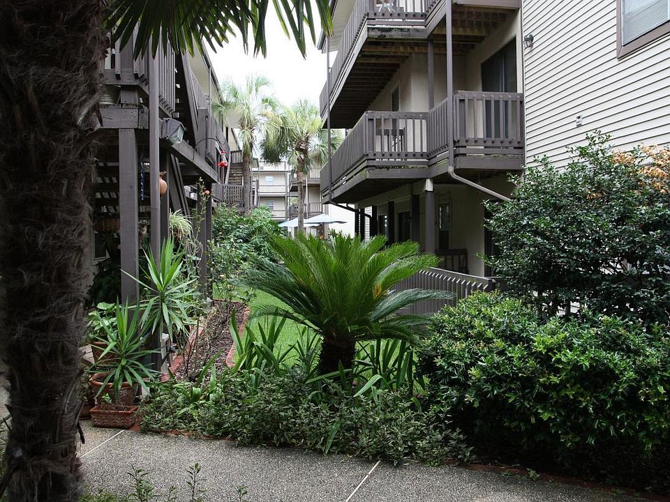 1st image of 2301 Edenborn Ave APT 304