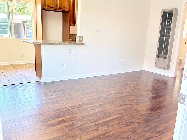 4062 W 130th St #D — Photo 2