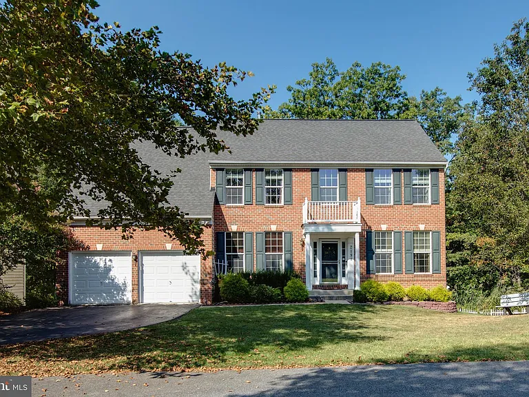 2191 Oak Forest Dr — Photo 1