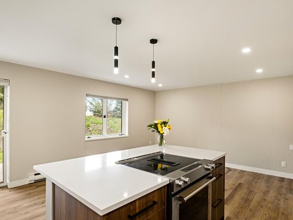 5th image of 425 Park Cir #A3