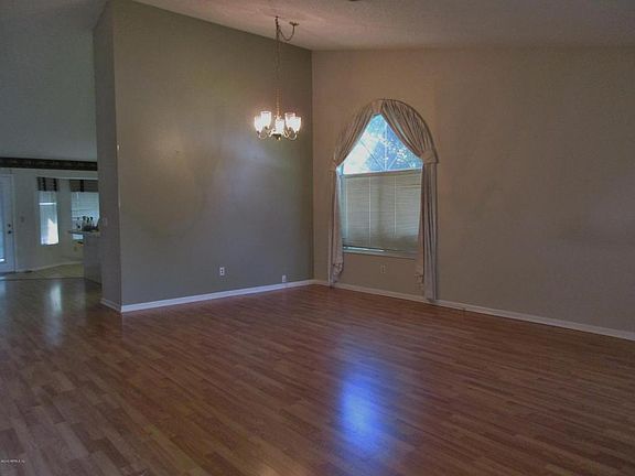 3rd image of 1534 Mountain Lake Dr E