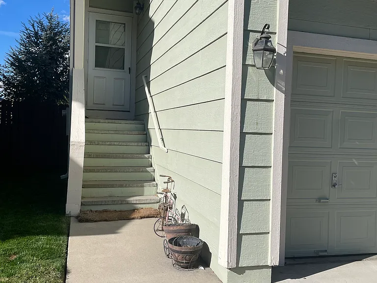 4075 Snowshoe Ln — Photo 1