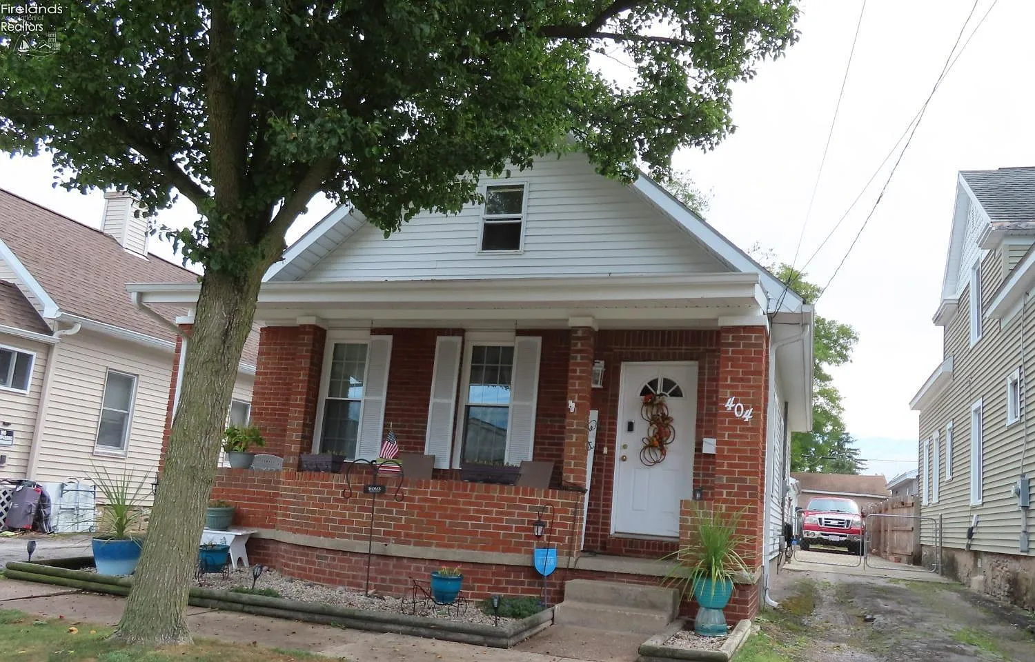 404 Dewey St photo 1