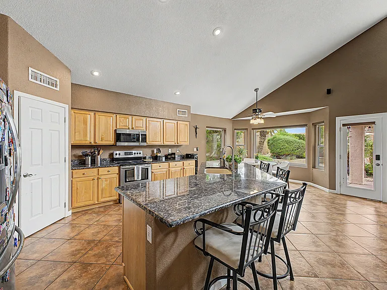 12410 N Echo Valley Dr — Photo 31