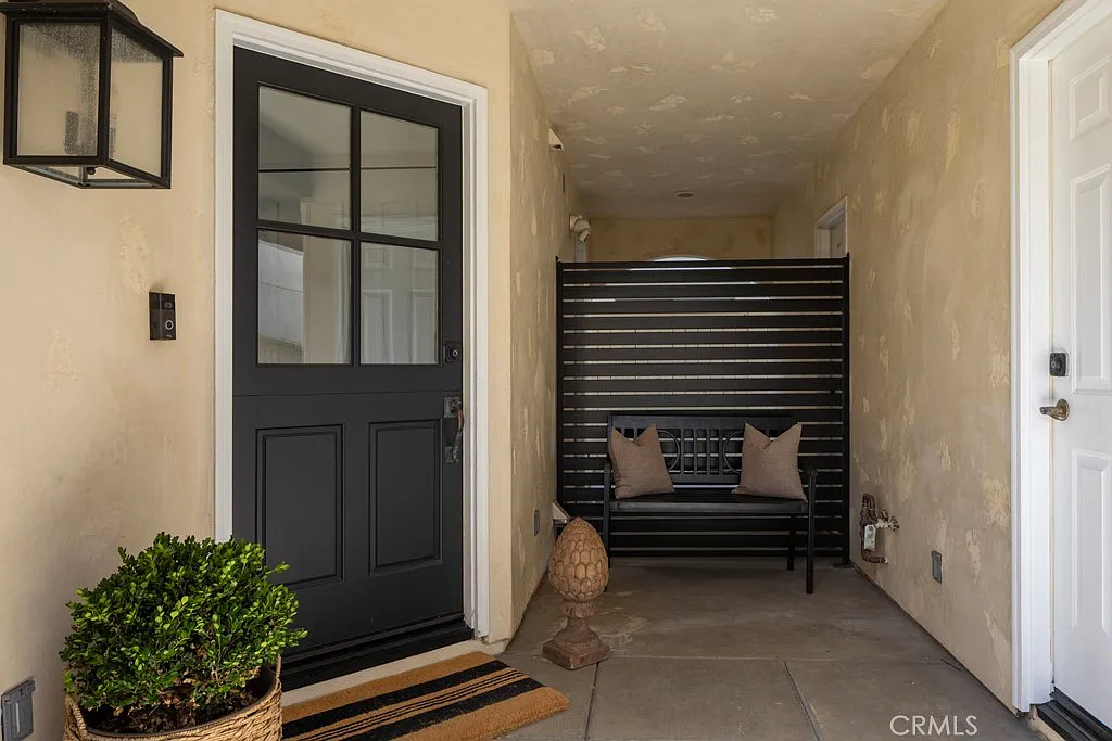 3 bed, 1484 sqft, $9,500 — Photo 2