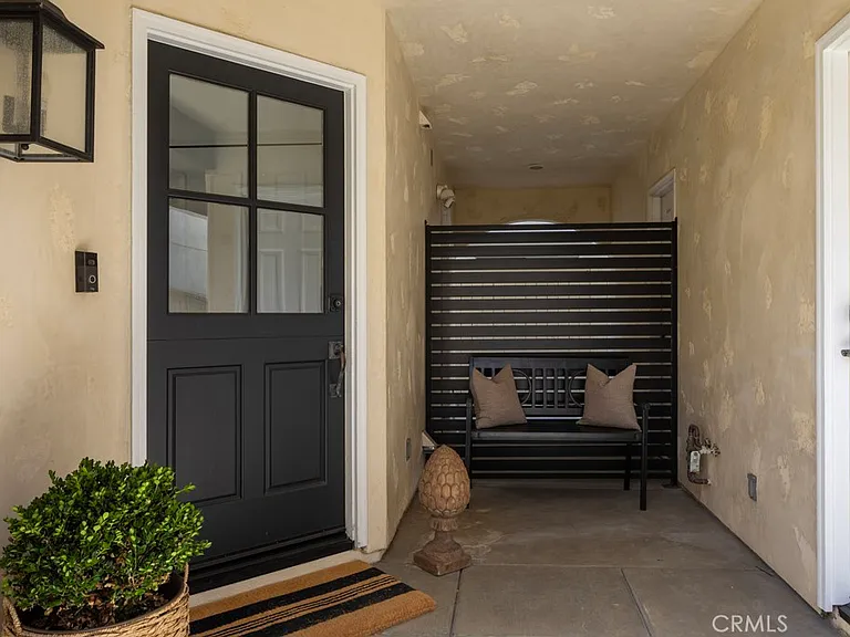 618 Iris Ave #B — Photo 2