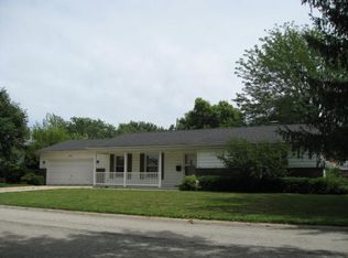 812 Franklin St, Charleston, IL 61920