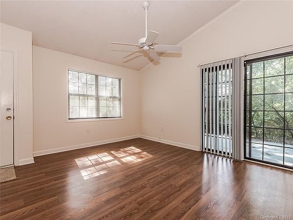 5th image of 492 Glory Ct #492