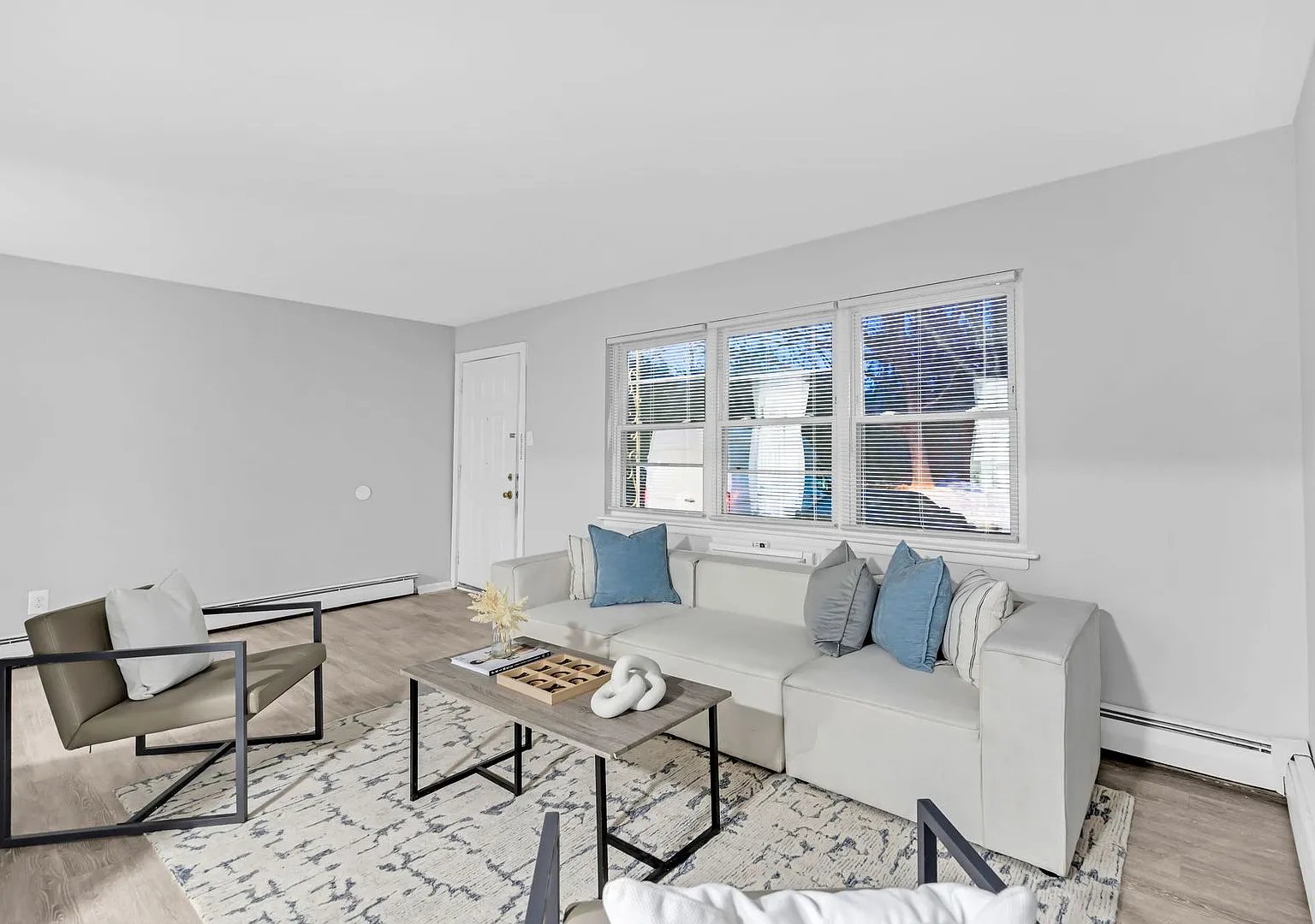 Townbank Manor — Photo 4