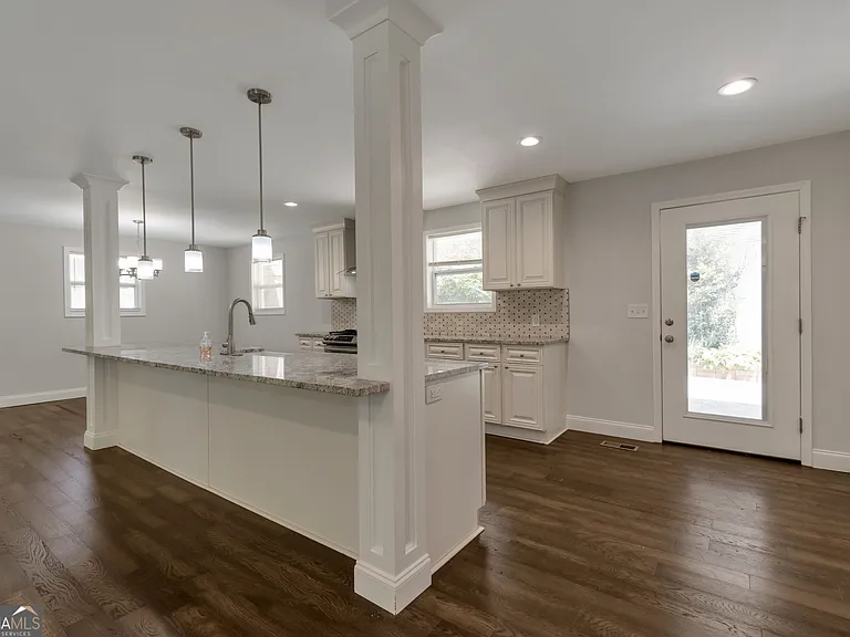 3102 Edgewater Dr — Photo 11