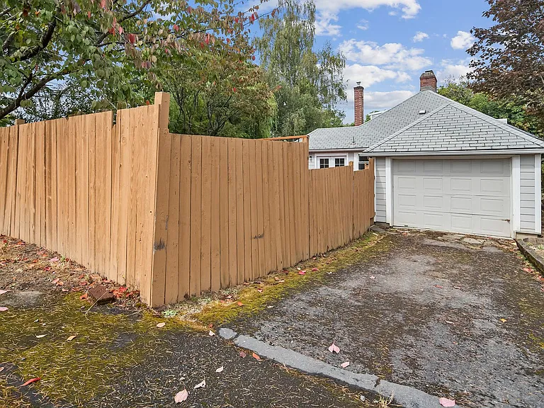 9520 SW Cypress St — Photo 35