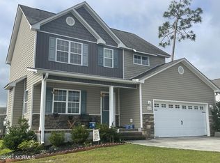 402 Bristol Ln, Hubert, NC 28539
