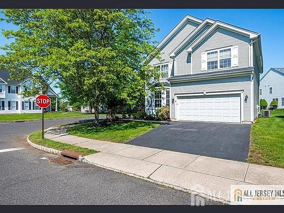 2nd image of 31 Orchid Dr