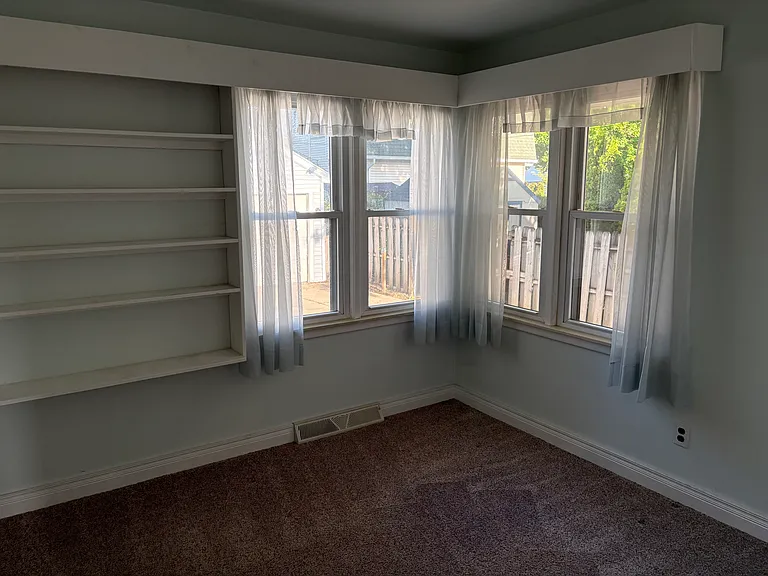 310 Yerkes St — Photo 11