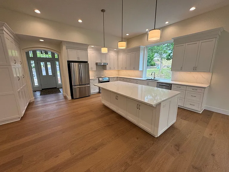 2799 NW Romancier Dr — Photo 2