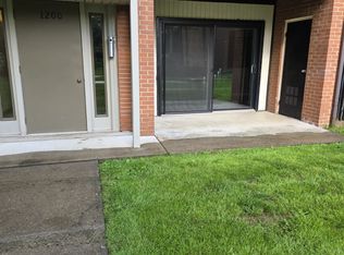1200 College Park Dr APT 2, Coraopolis, PA 15108