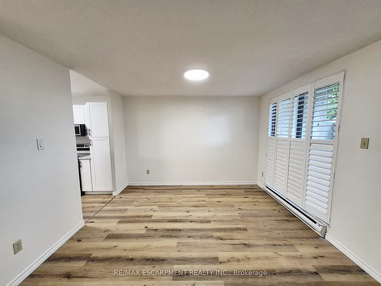 421 Fairview Dr #105 — Photo 8