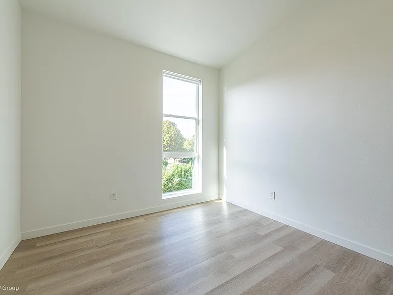 8770 N Willamette Blvd — Photo 10