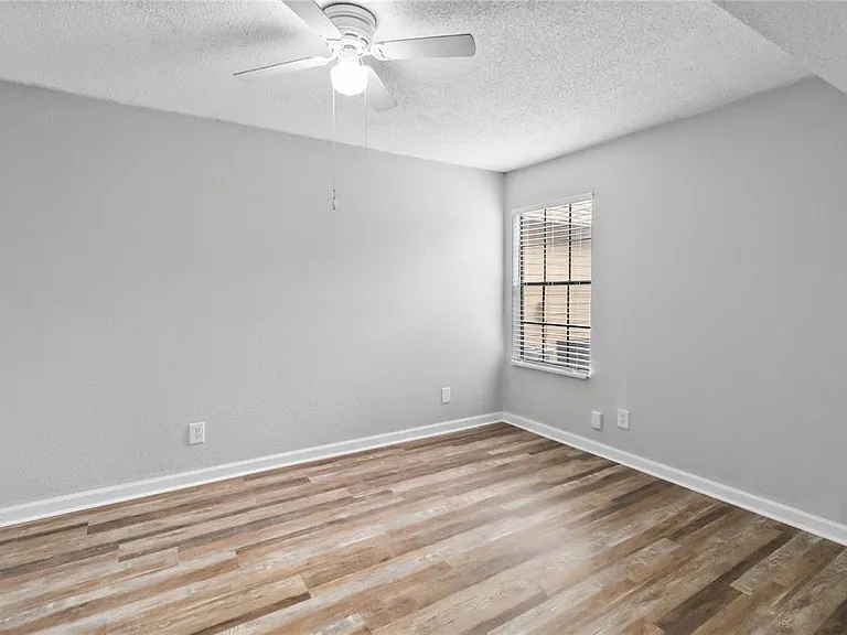 320 Black Oak Ct #107 — Photo 20