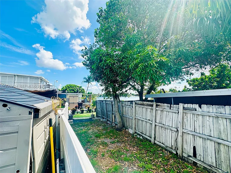 6837 W 19th Ct #6837 — Photo 12