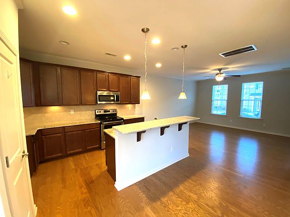 2nd image of 1234 Assembly St