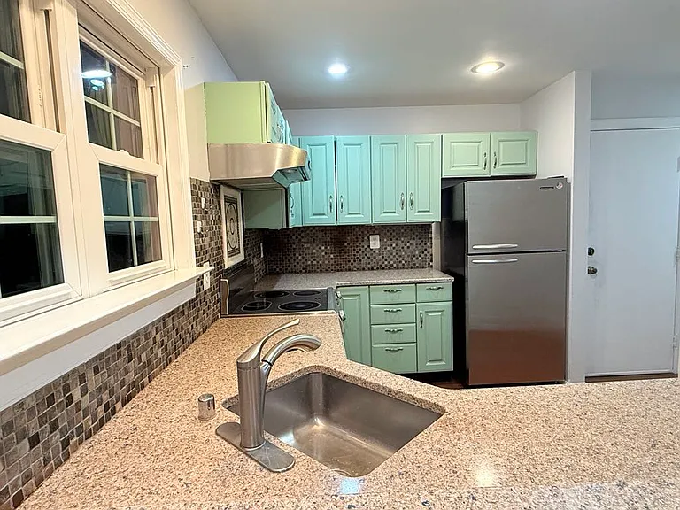 10933 Adare Dr — Photo 7