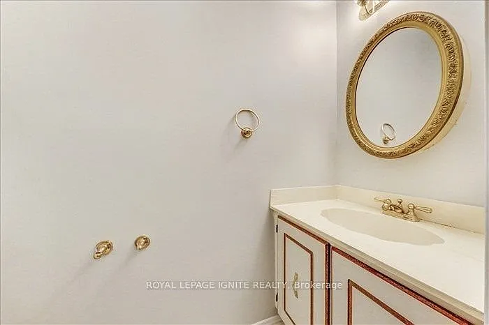 23 Longbow Sq — Photo 8