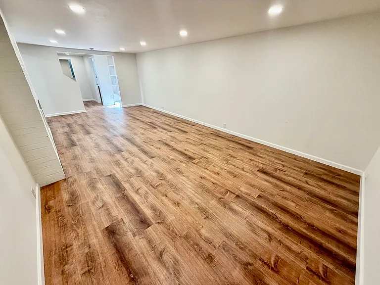 1712 SE 104th Ave — Photo 34