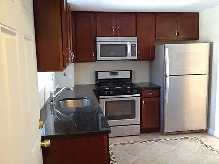 17 Oxford Cir Photo 1