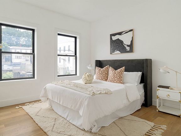 5th image of 95 Addison St #102