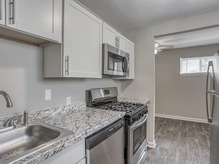 Capital Pointe Apartments — Photo 1