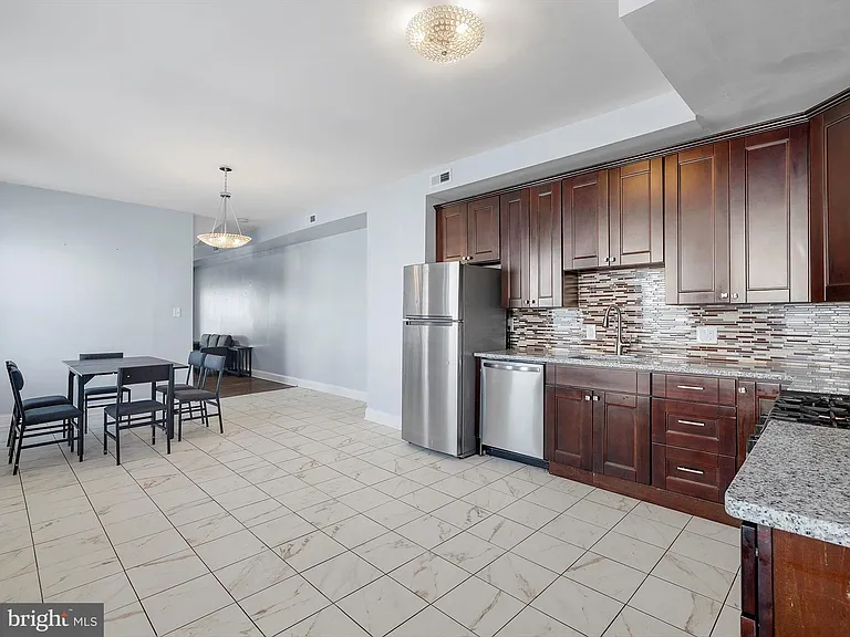1713 E Lafayette Ave — Photo 7