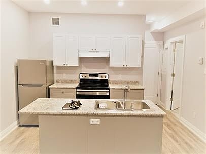 4th image of 87 Stirling Ave