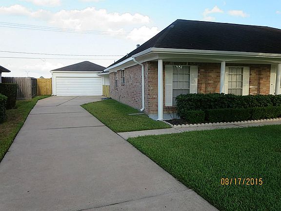 4th image of 15211 Ridingwood Dr