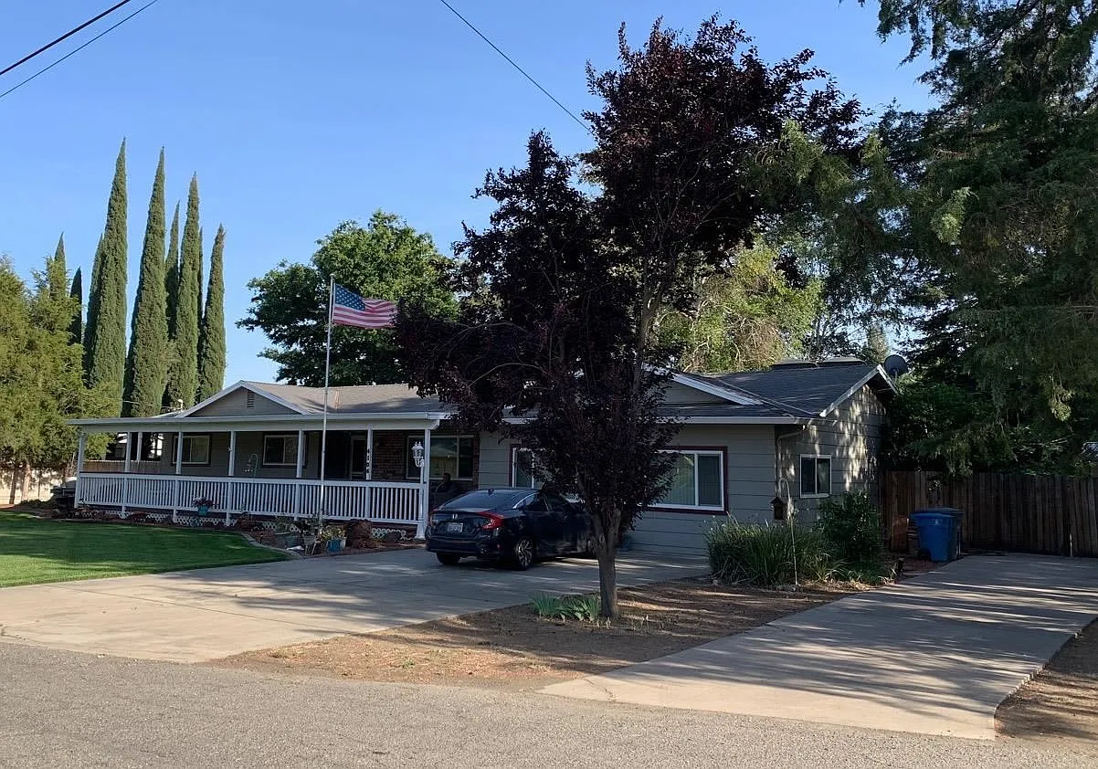 4104 Shirley Pl photo 1