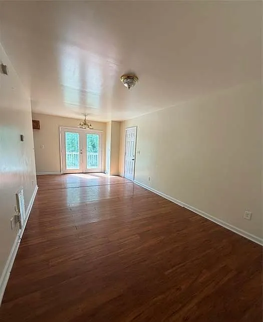 4 bed, 2.5 bath, 1372 sqft, $2,250 — Photo 2