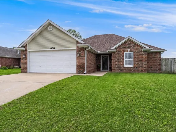 1308 E Freedom, Siloam Springs, AR 72761