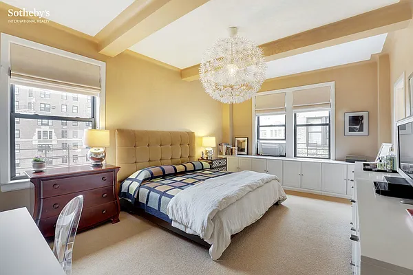 Sold by Sotheby's International Realty | media 3